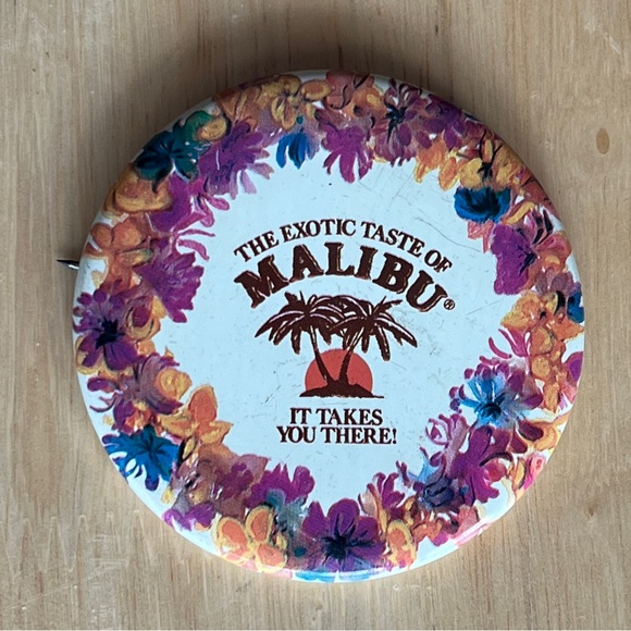 Lot of 20+ Vintage Beer and Liquor Pinback Buttons - Picture 5 of 10